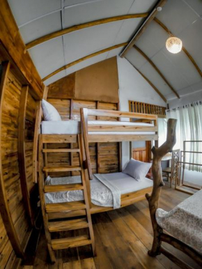 LAMIACEAE WOOD CABIN